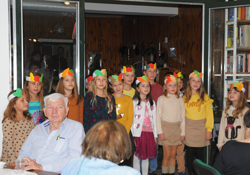 Die Kinder der „Grundschule za kasárňou“ erfreuten alle mit ihrem Auftritt.
