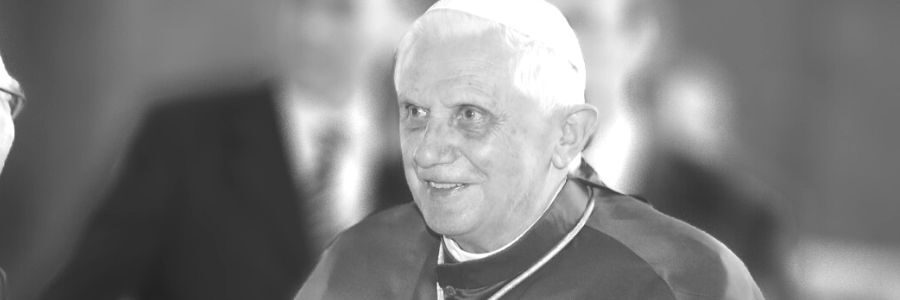 Papst Benedikt verstorben