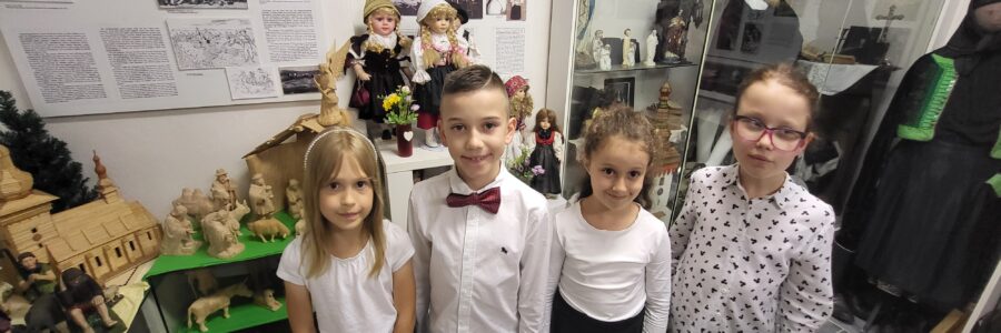 Die Kinder freuten sich über den Besuch bei den Karpatendeutschen in Krickerhau