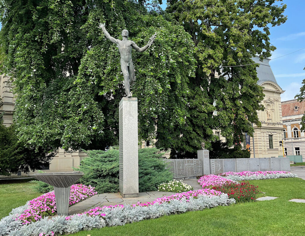 Gesamtansicht der Statue des Marathonläufers
in der Košicer Altstadt