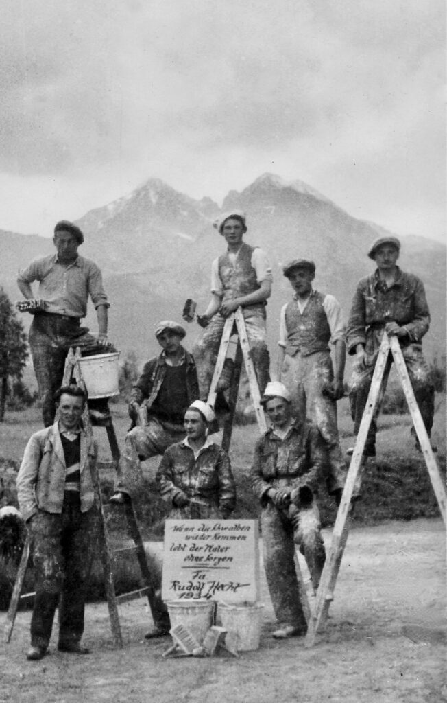 Fa. Rudolf Hecht 1934 mit seinen werten Mitarbeitern. Von links nach rechts, oben: Koprall, Zbell, Klocok, Brosz, Kovasz; unten: Hecht, Zbell, Haščák.