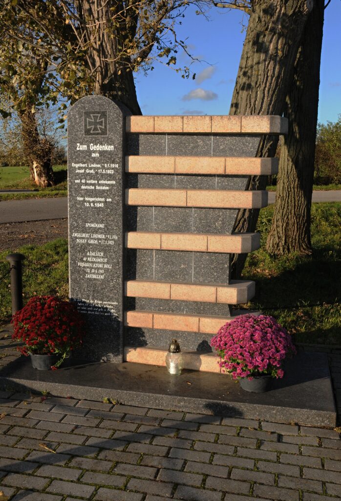 Das Denkmal in Theben-Neudorf
