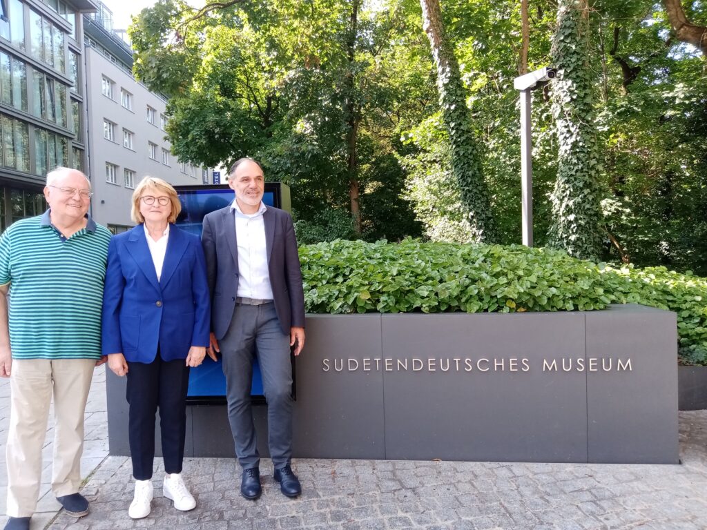 Beim Sudetendeutschen Museum in München