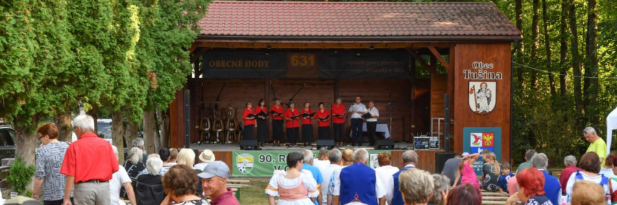 Bühne auf der Gemeindekirmes in Schmiedshau